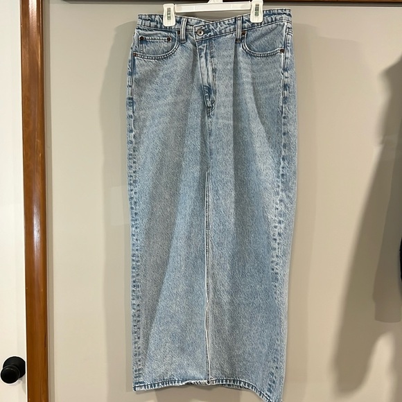 Abercrombie & Fitch Dresses & Skirts - Abercrombie - high rise, 30/10 tall denim skirt